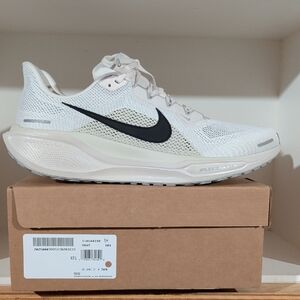 Nike Air Pegasus41 White and Black size 13M